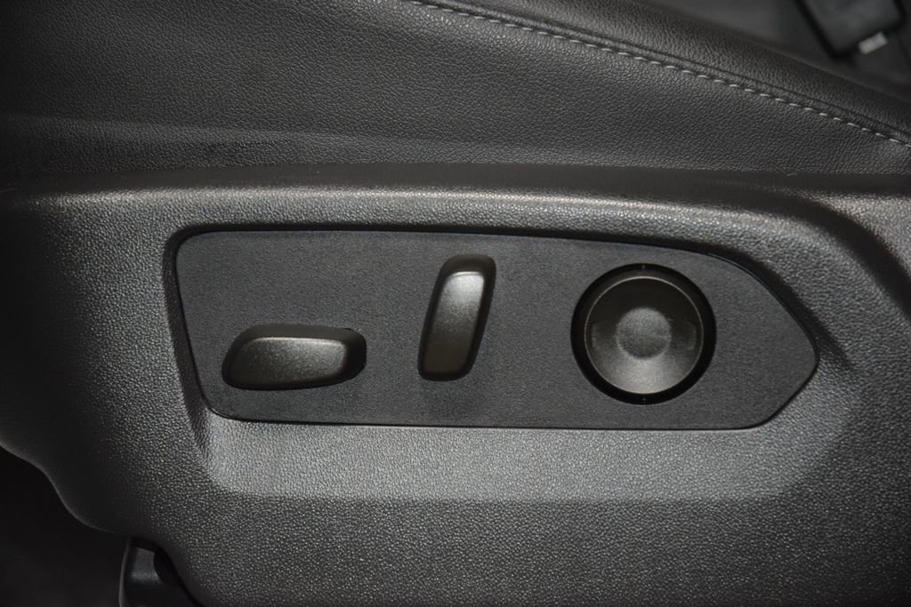 Used 2025 Chevrolet Silverado 1500 RST AWD/4WD image 42
