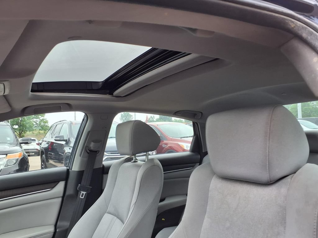 Used 2018 Honda Accord EX image 13
