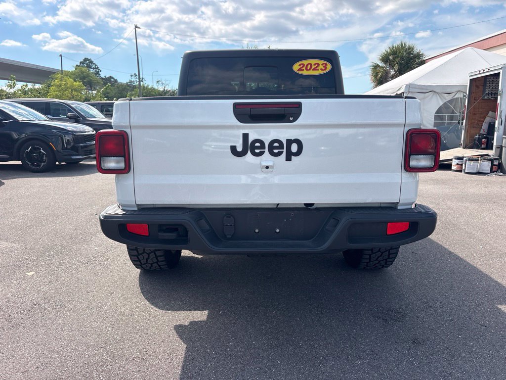 Used 2023 Jeep Gladiator Sport AWD/4WD image 4