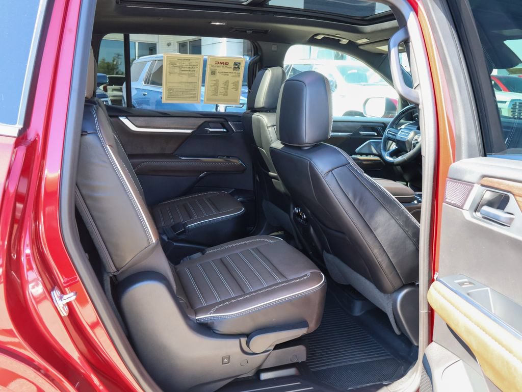 Certified 2026 GMC Acadia Denali Ultimate w/ LPO, Floor Liner Package AWD/4WD image 39