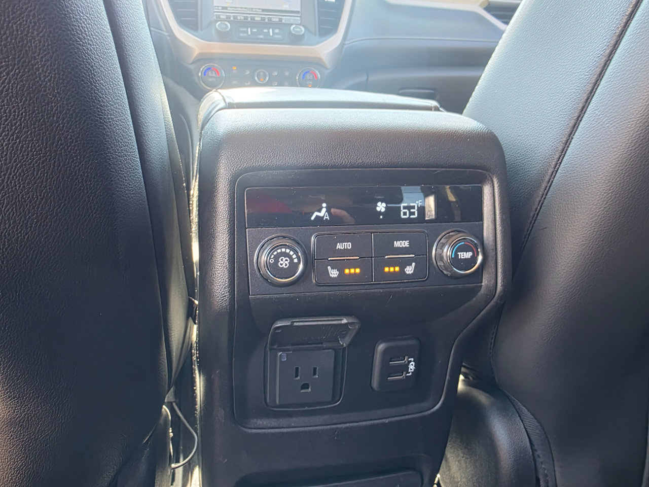 Used 2019 GMC Acadia Denali image 17