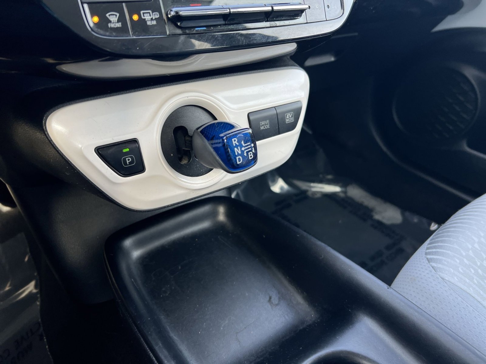 Used 2017 Toyota Prius Two image 20