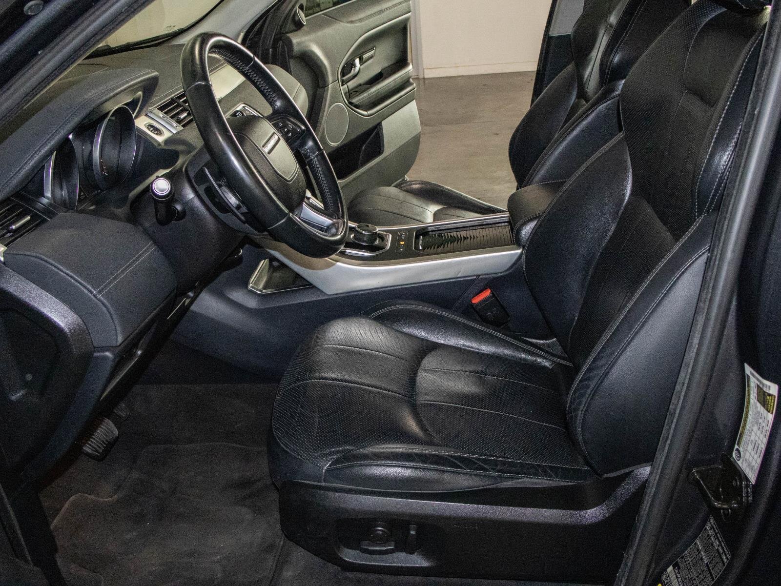 Used 2017 Land Rover Range Rover Evoque SE Premium image 7