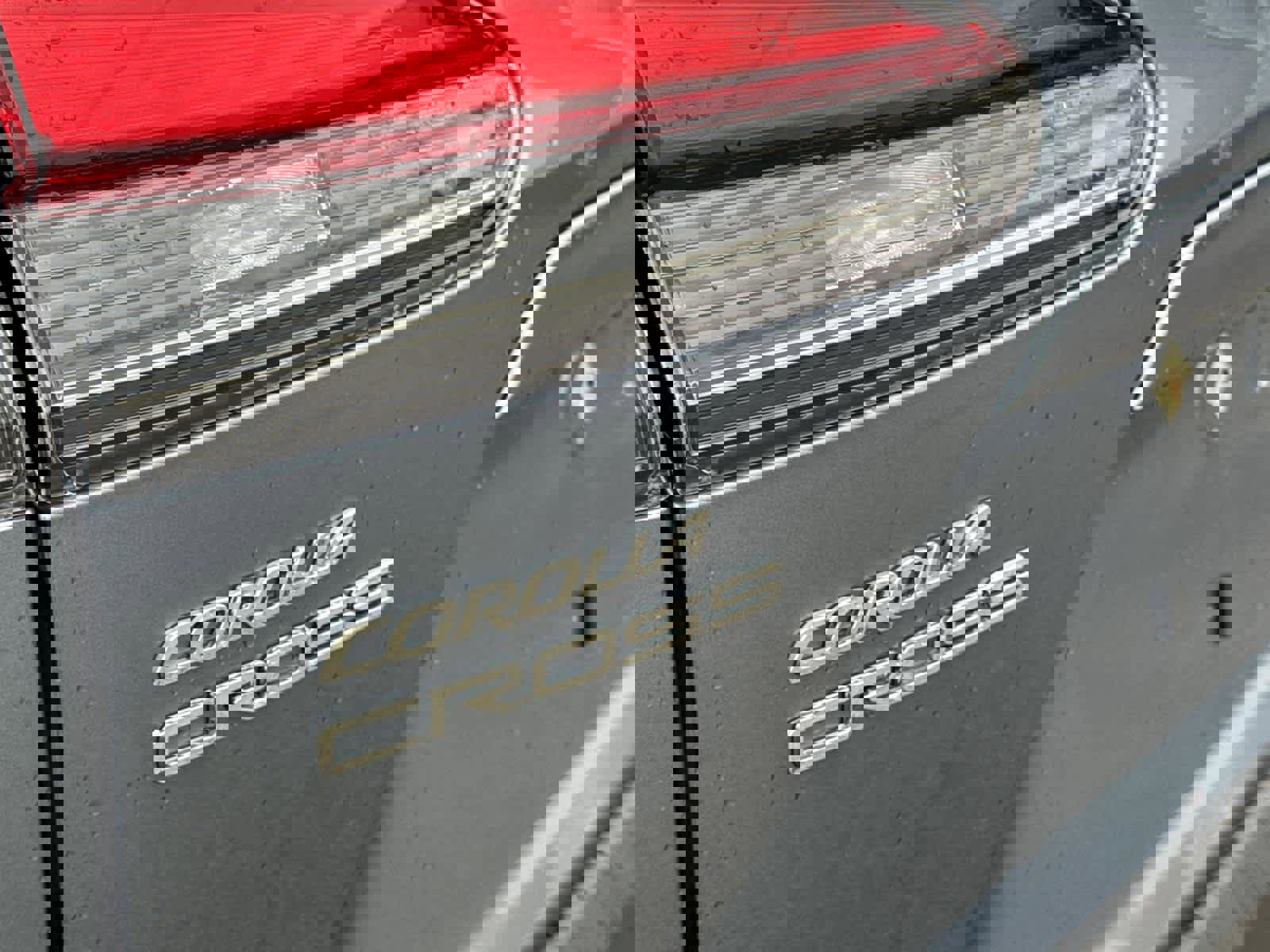 Used 2025 Toyota Corolla Cross XLE w/ Convenience Package image 11