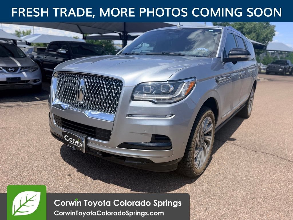 Used 2024 Lincoln Navigator L Reserve AWD/4WD image 3