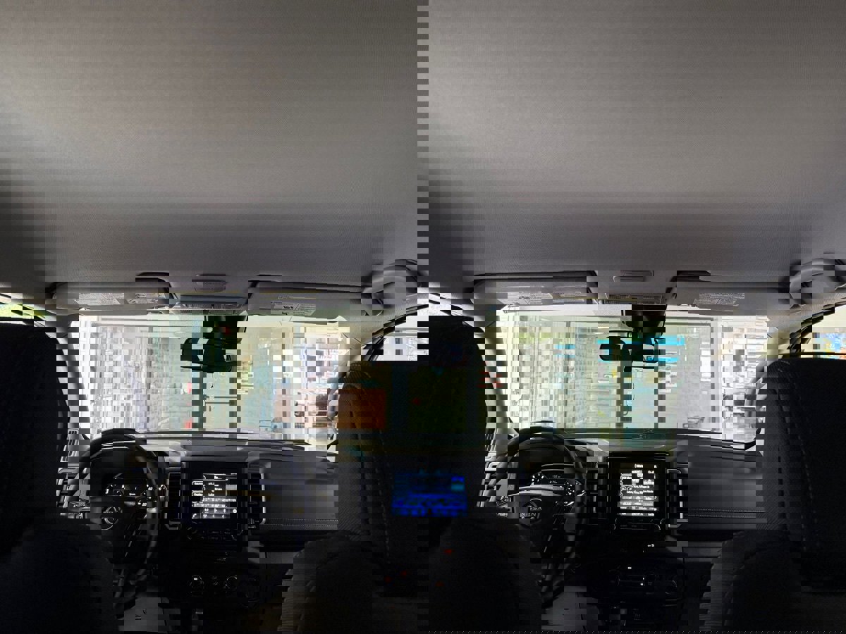 Used 2024 Nissan Frontier SV image 27