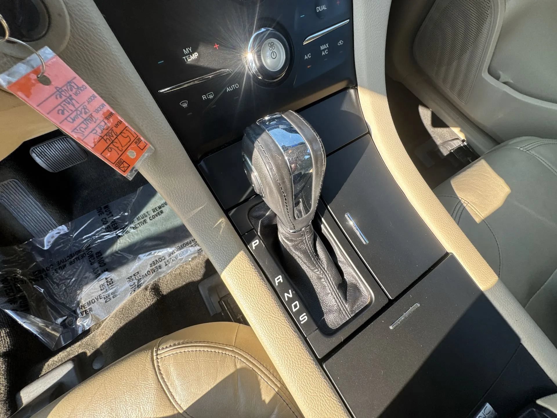 Used 2014 Ford Taurus SEL w/ Equipment Group 201A FWD image 23