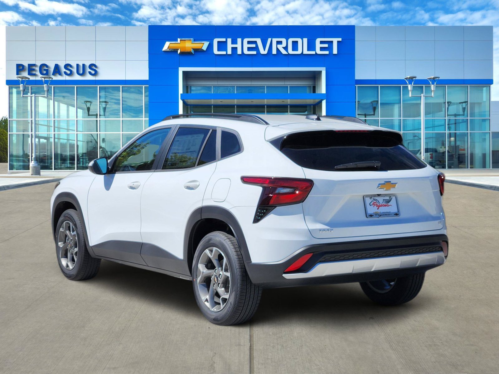 New 2026 Chevrolet Trax LT w/ LT Convenience Package FWD image 5