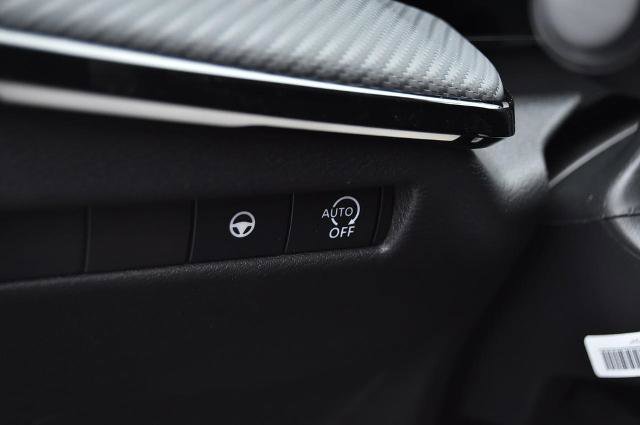 New 2025 Nissan Kicks SR image 11