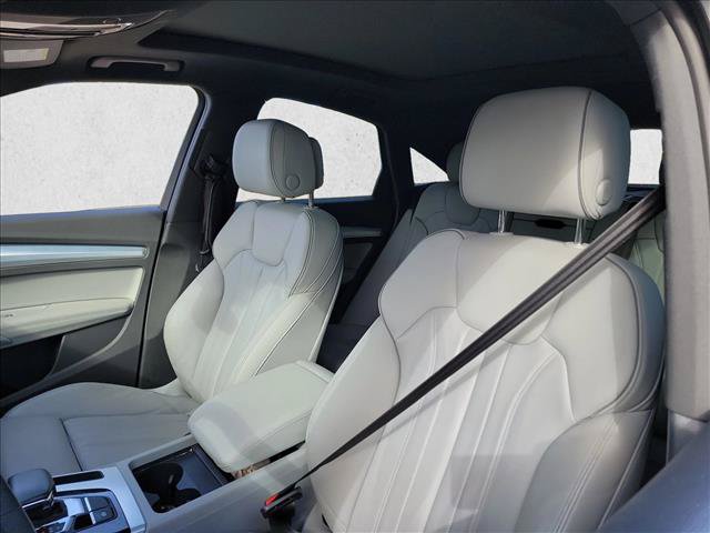 Used 2024 Audi Q5 2.0T Premium Plus w/ Premium Plus Package AWD/4WD image 10