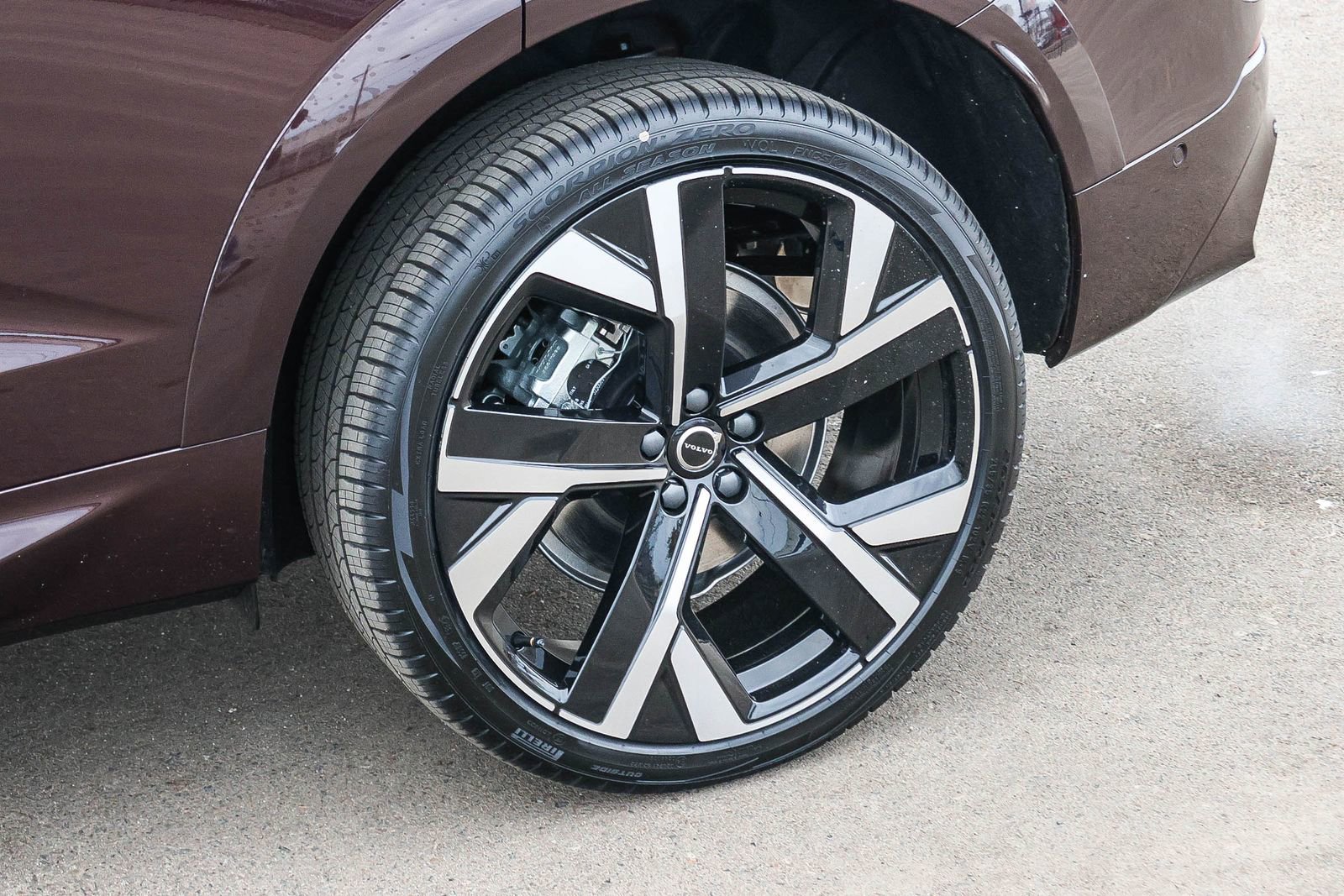 New 2026 Volvo XC60 T8 Ultra w/ Climate Package image 10