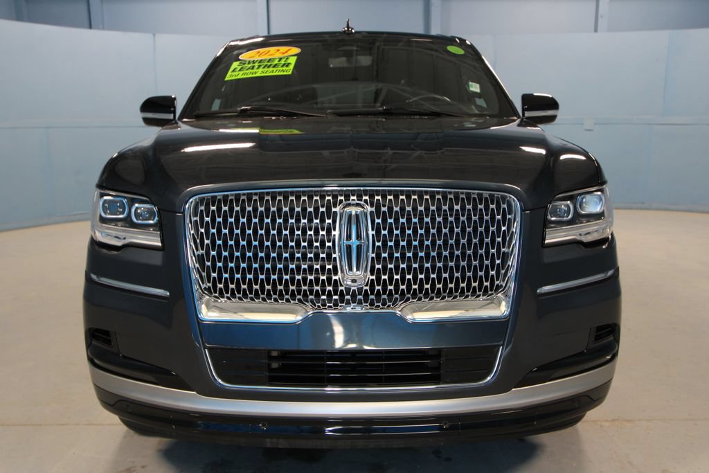 Used 2024 Lincoln Navigator L Reserve AWD/4WD image 30