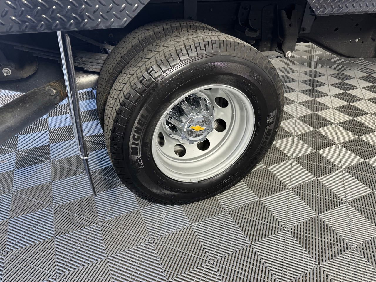 Used 2025 Chevrolet Silverado 3500 W/T image 31