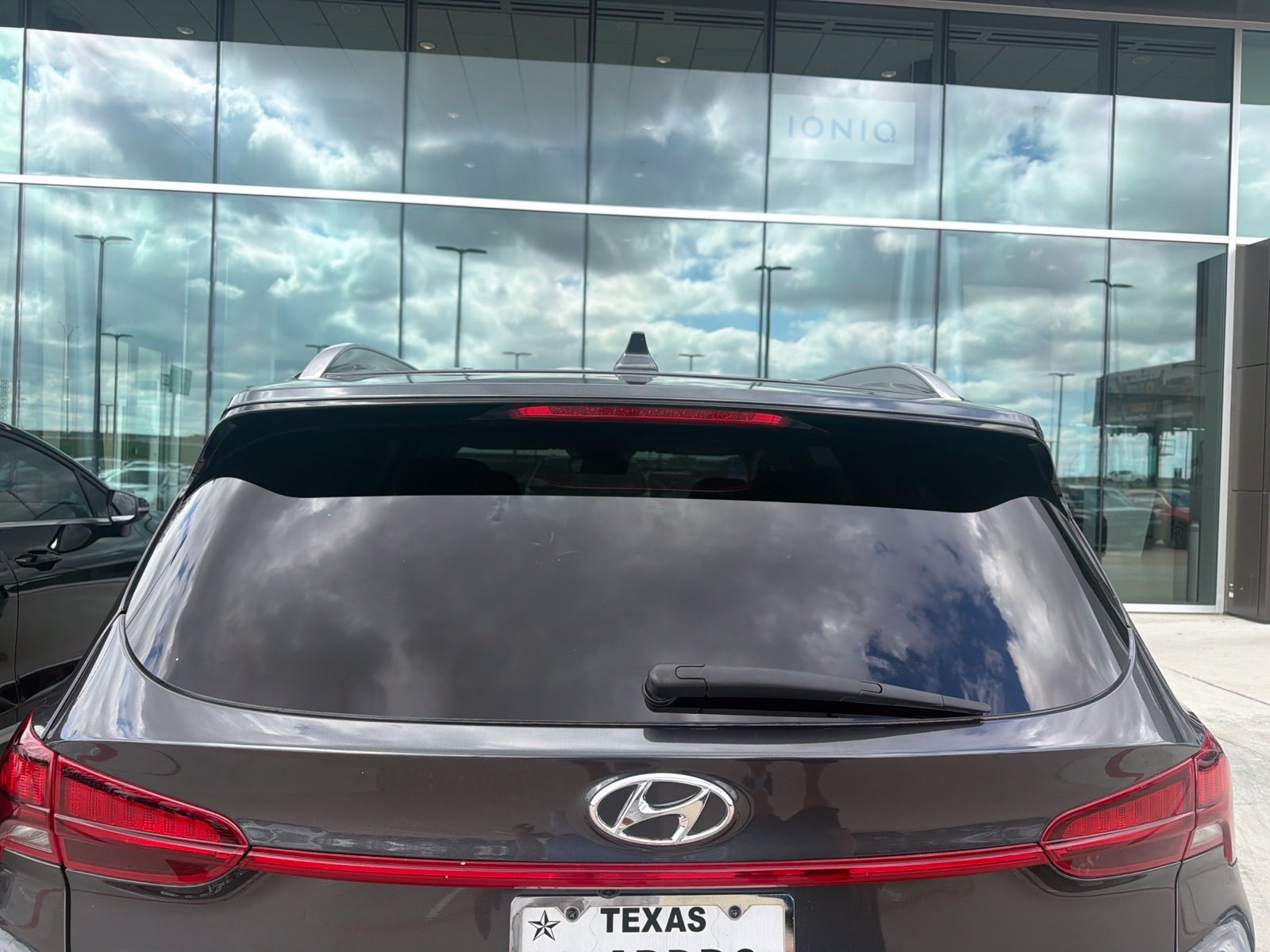 Certified 2023 Hyundai Santa Fe SEL w/ Cargo Package FWD image 6