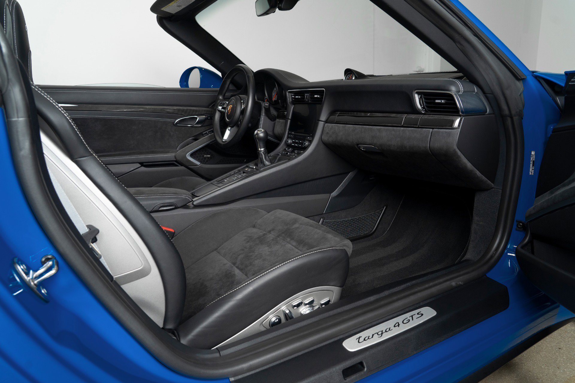 Used 2018 Porsche 911 Targa 4 GTS image 30