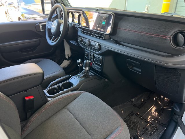 Used 2025 Jeep Wrangler Unlimited Rubicon w/ Safety Group AWD/4WD image 37