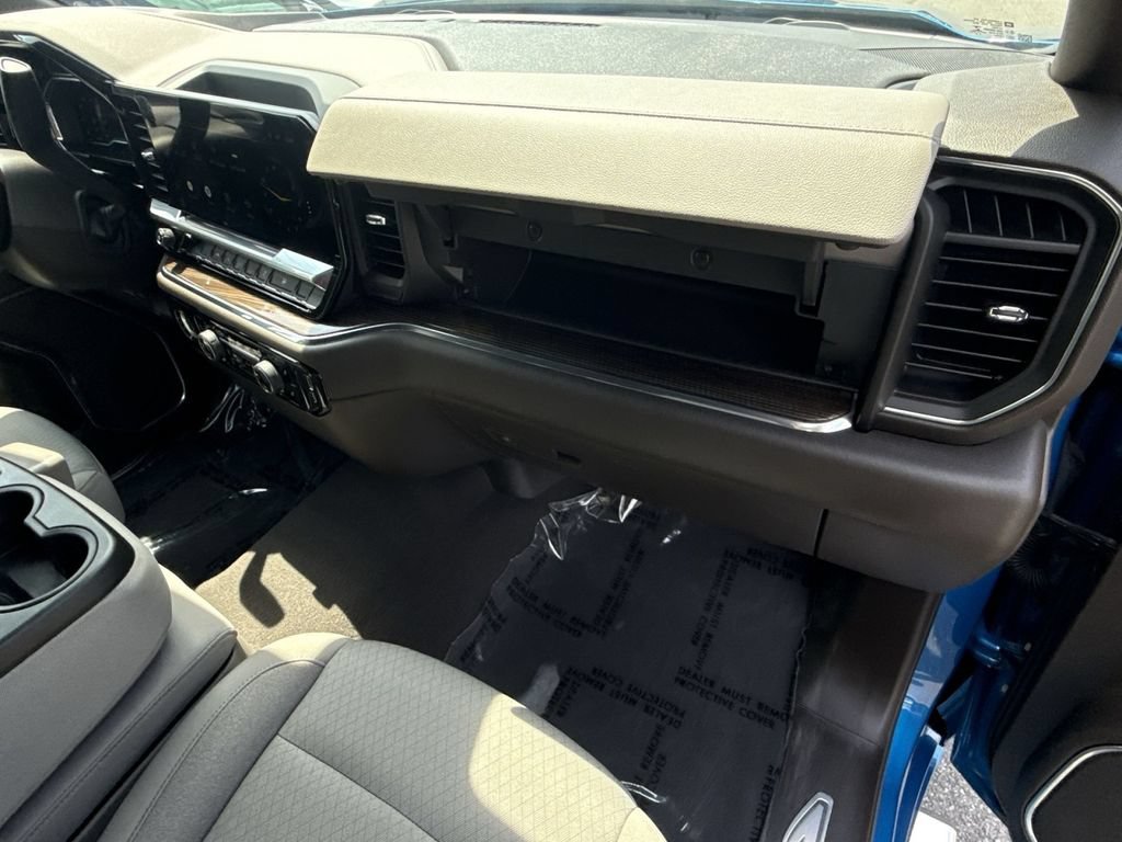 Used 2022 Chevrolet Silverado 1500 LT AWD/4WD image 29