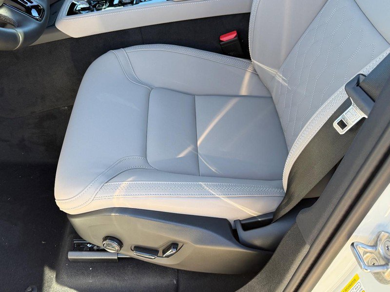 New 2026 Volvo XC90 B5 Core image 12