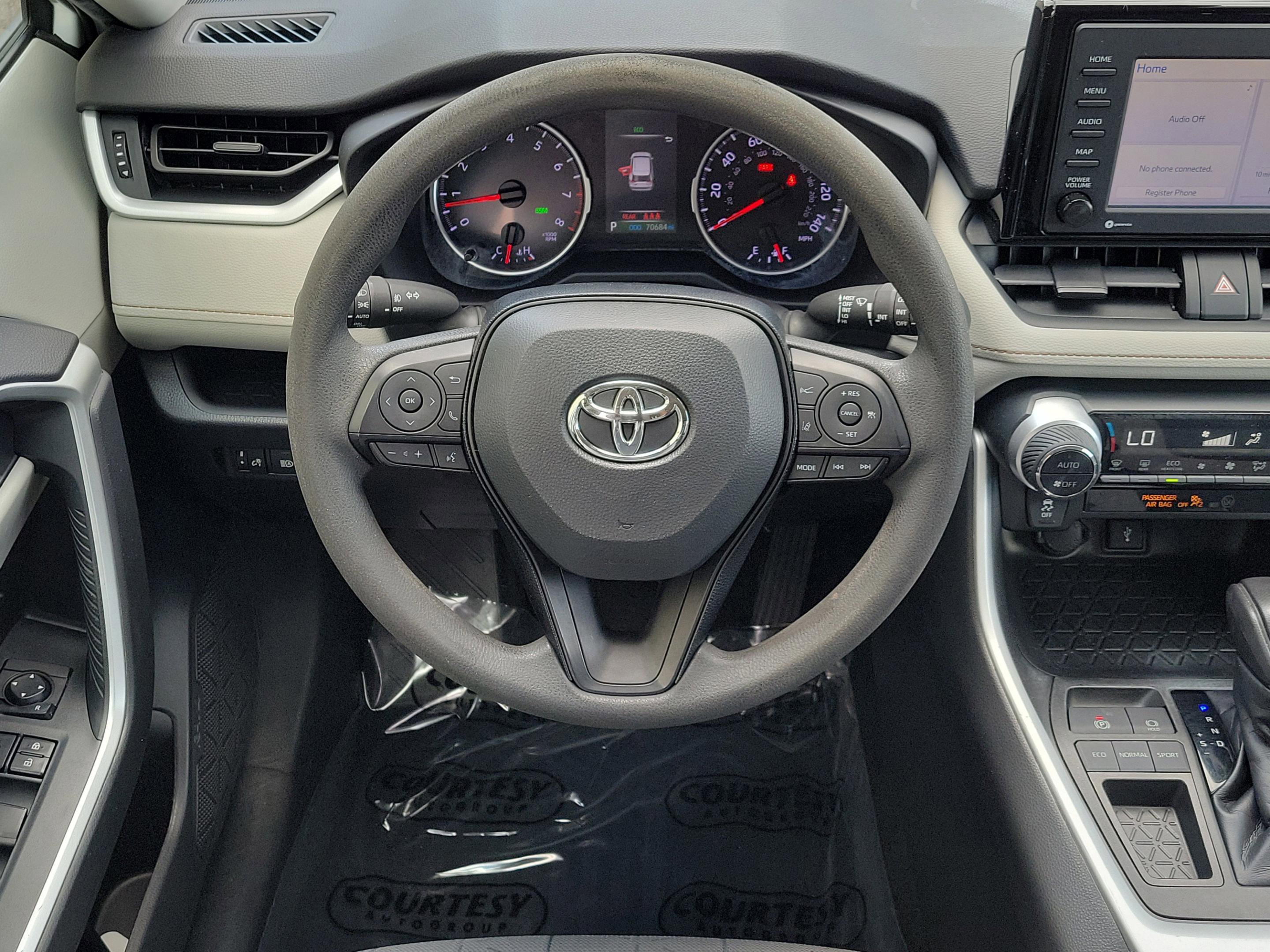 Used 2020 Toyota RAV4 XLE image 6