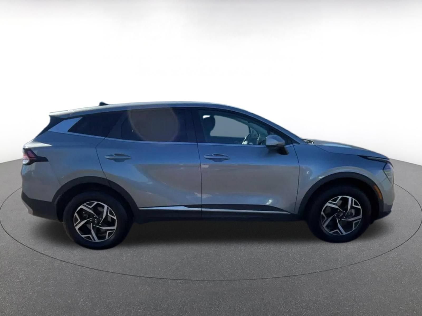 Used 2025 Kia Sportage LX AWD/4WD image 15