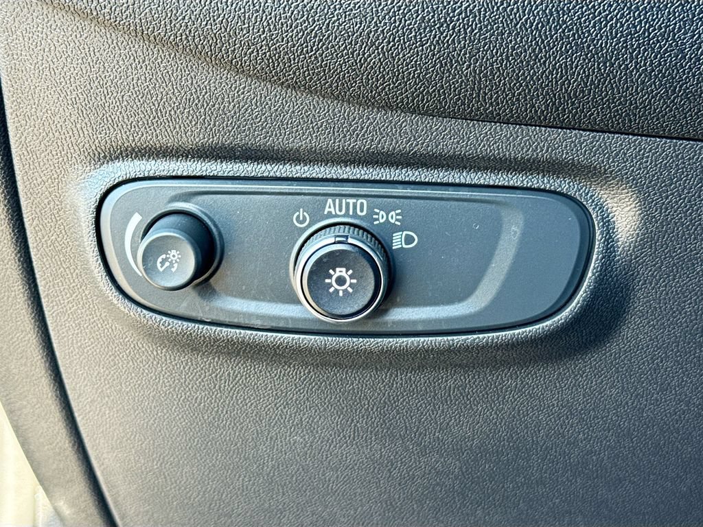 Used 2024 Chevrolet Equinox LT FWD image 10
