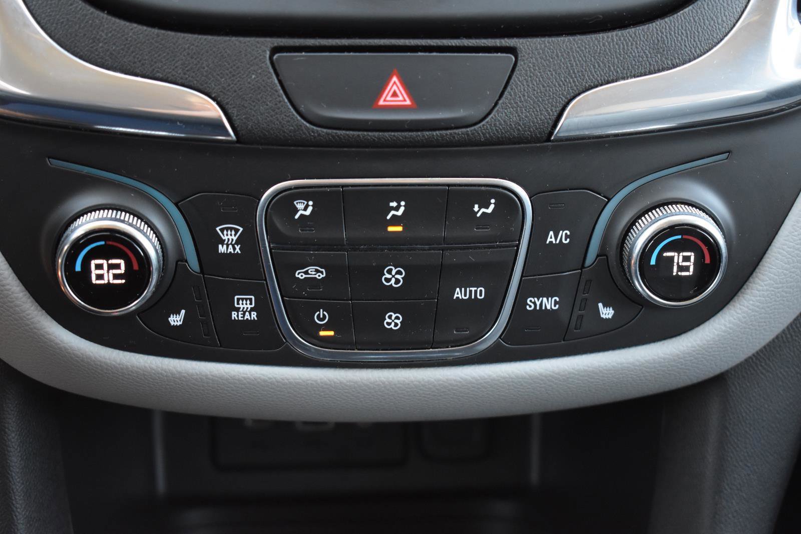 Used 2020 Chevrolet Equinox LT image 10