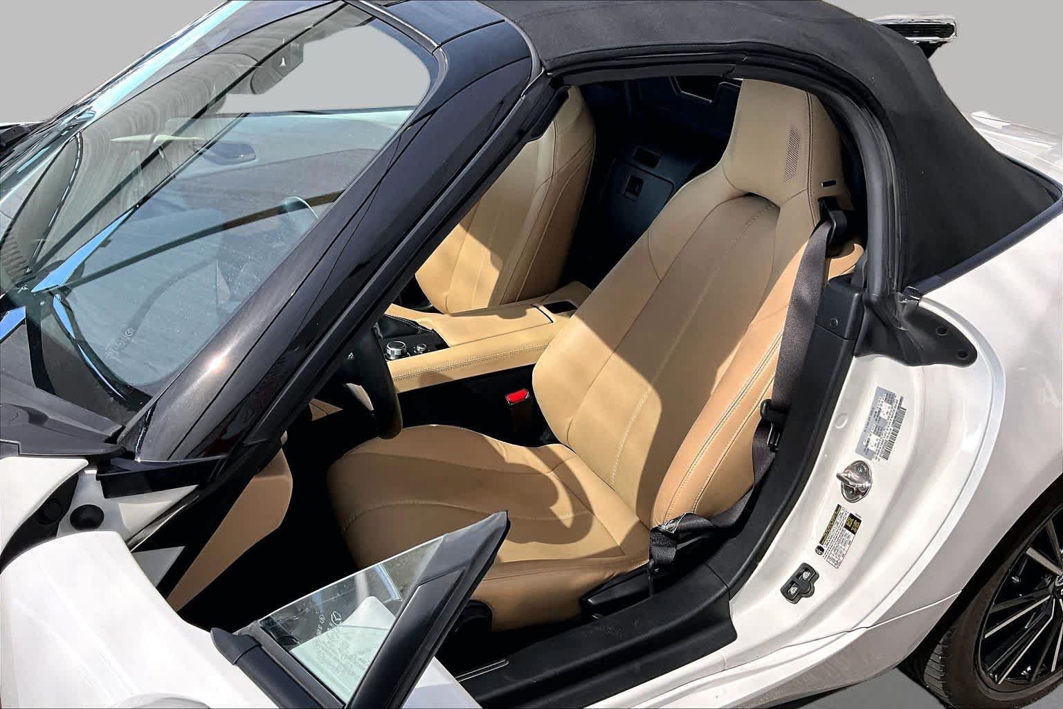 Used 2024 MAZDA MX-5 Miata Grand Touring RWD image 8