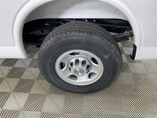 New 2025 Chevrolet Express 2500 image 17