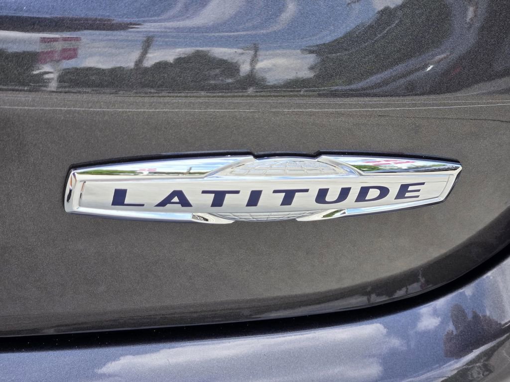 Used 2022 Jeep Compass Latitude FWD image 12