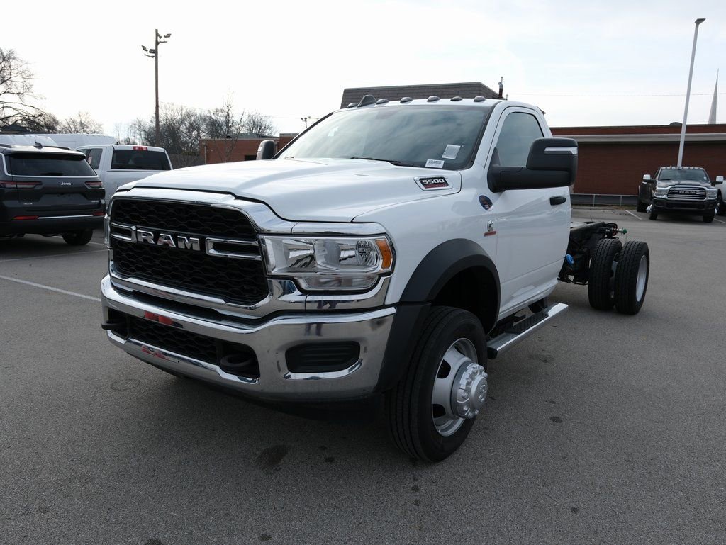 New 2023 RAM 5500 Tradesman AWD/4WD image 11