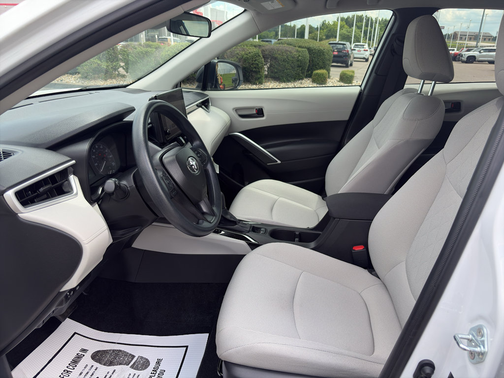 Certified 2025 Toyota Corolla Cross L AWD/4WD image 9