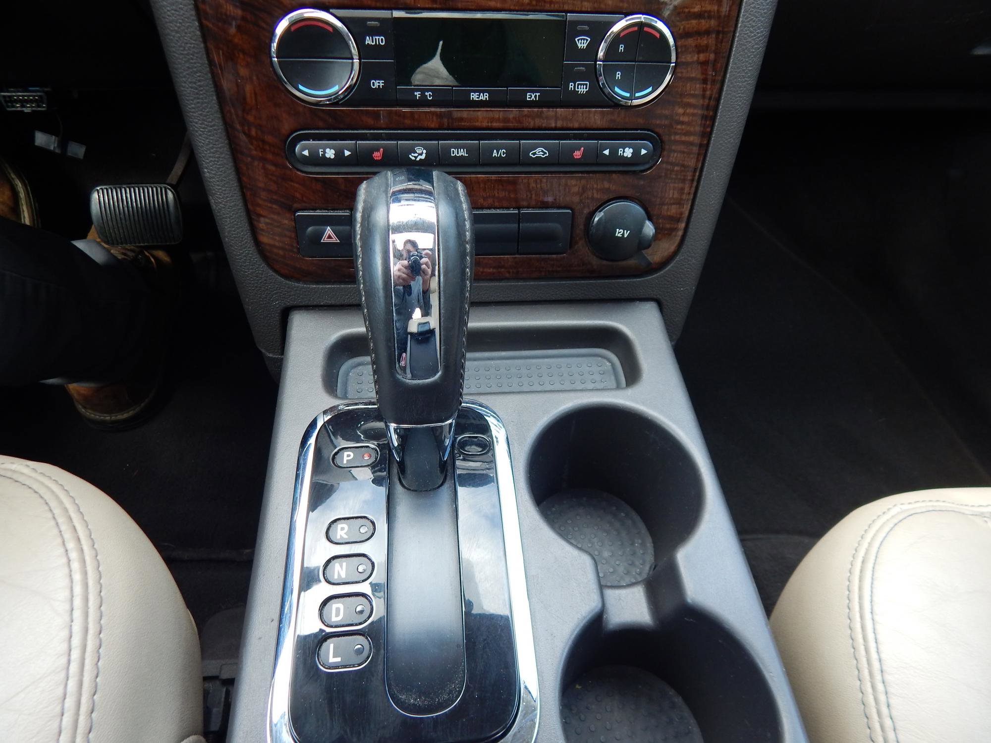 Used 2008 Ford Taurus X Limited image 23