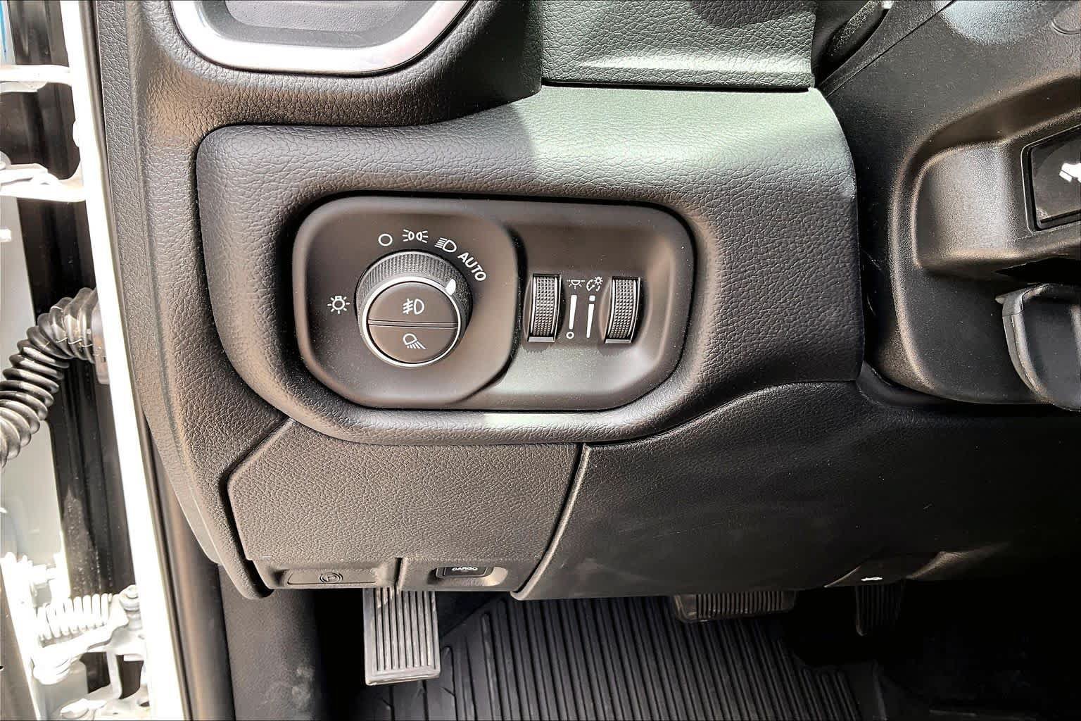 New 2026 RAM 3500 Laramie AWD/4WD image 20