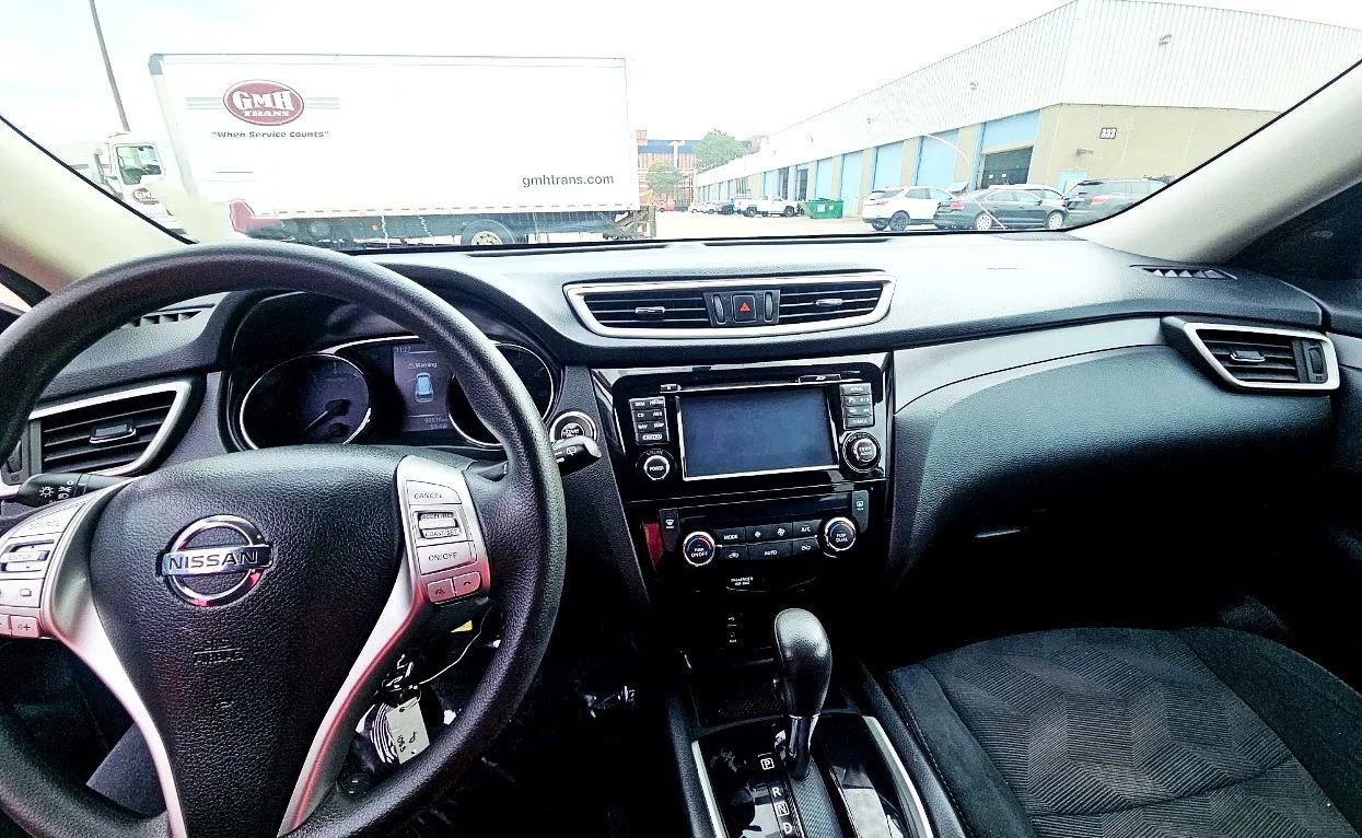 Used 2016 Nissan Rogue SV w/ SV Premium Package image 10