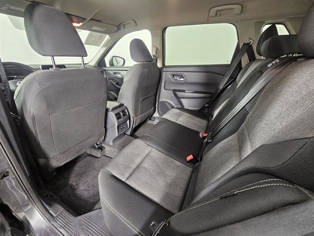 Used 2025 Nissan Rogue SV image 24