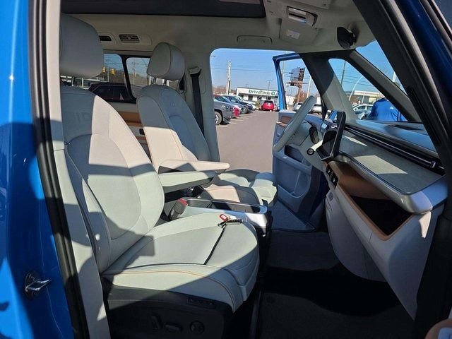 Used 2025 Volkswagen ID. Buzz 1st Edition image 7