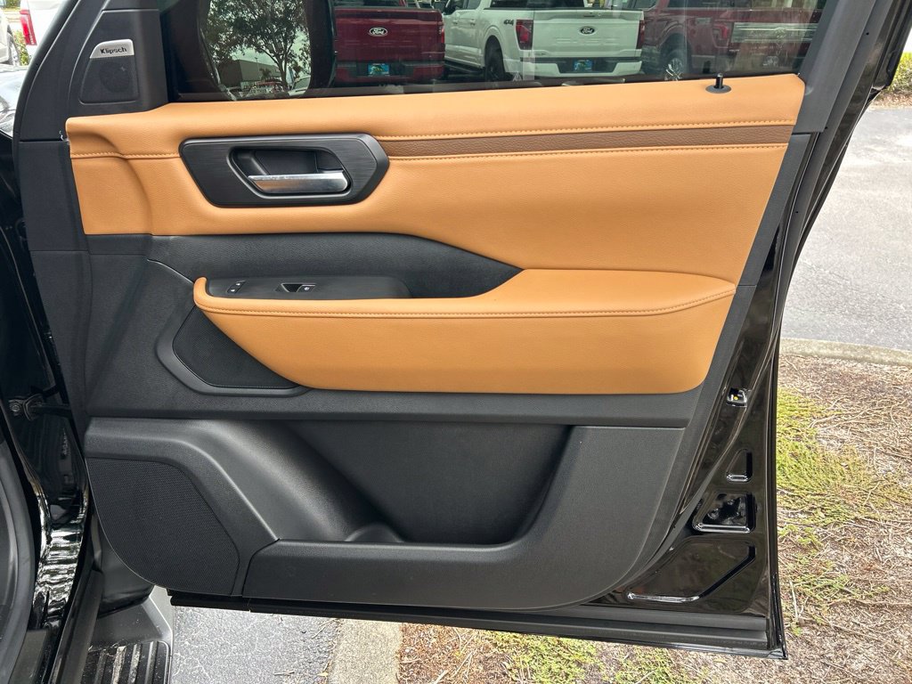 Used 2025 Nissan Armada SL w/ Captain's Chari Seat Package RWD image 42