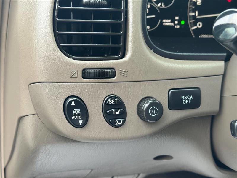 Used 2005 Toyota Sequoia Limited image 33