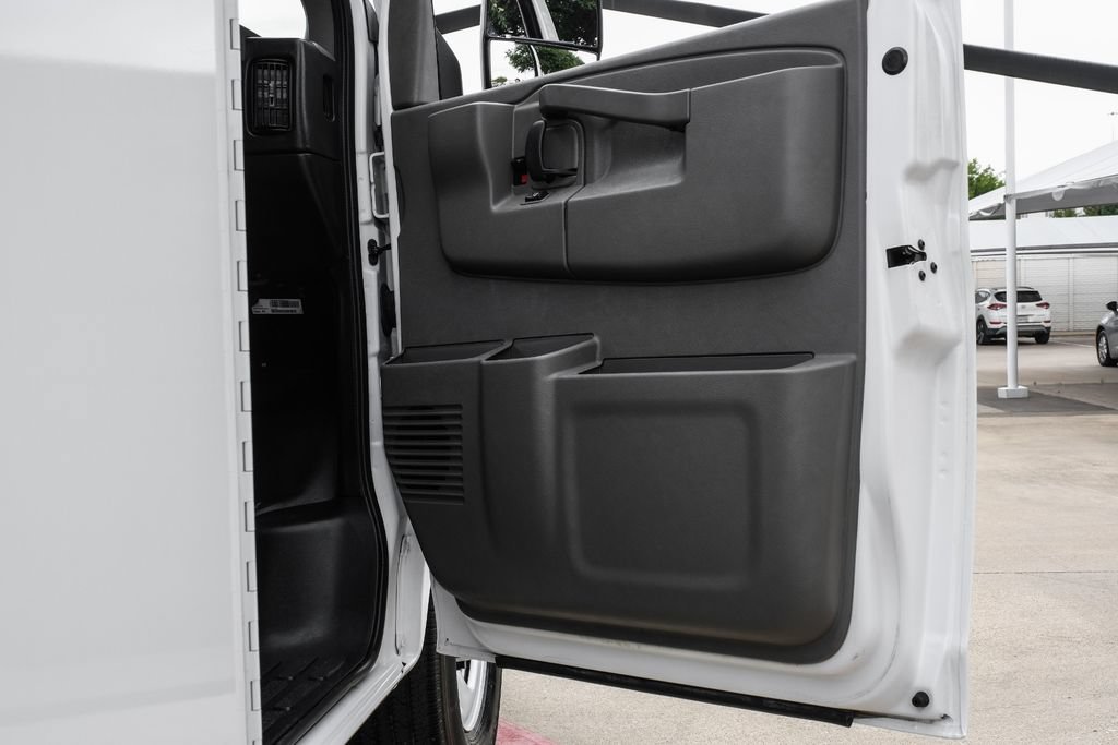 Used 2021 Chevrolet Express 3500 w/ Power Convenience Package RWD image 47