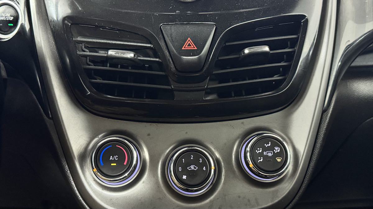 Used 2020 Chevrolet Spark LT w/ Driver Confidence Package FWD image 22