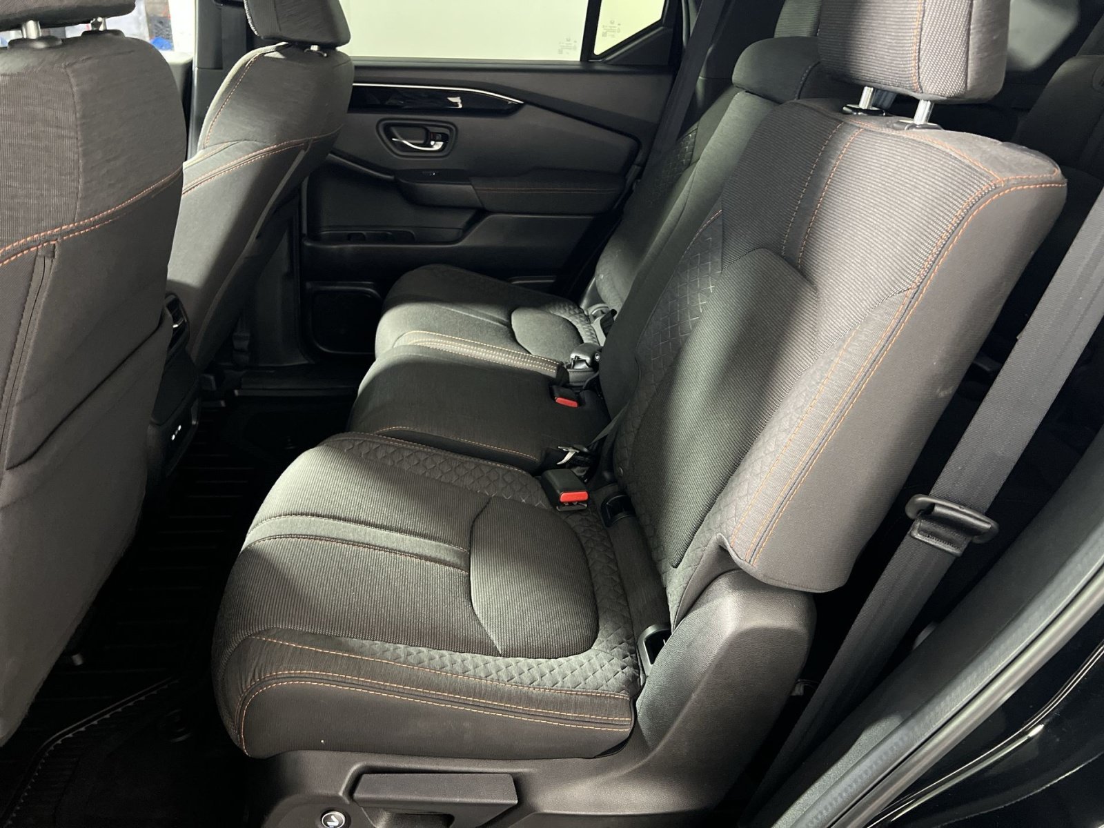Used 2025 Honda Pilot Sport image 25