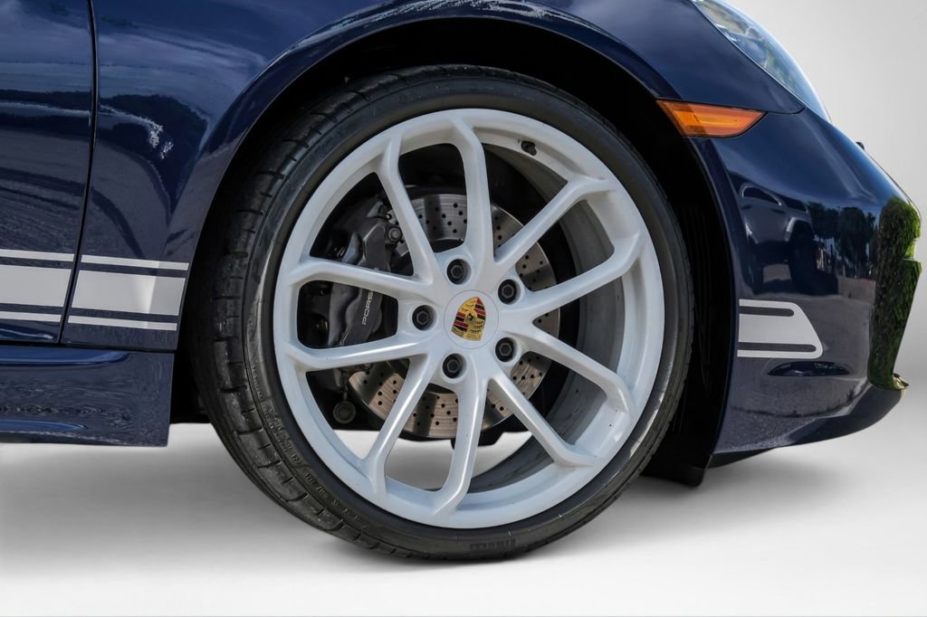 Used 2025 Porsche 718 Cayman RWD image 52