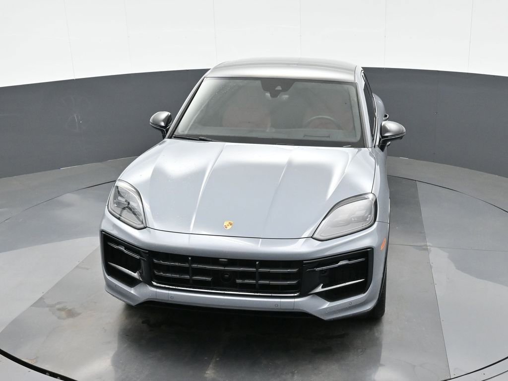 Certified 2025 Porsche Cayenne GTS AWD/4WD image 33