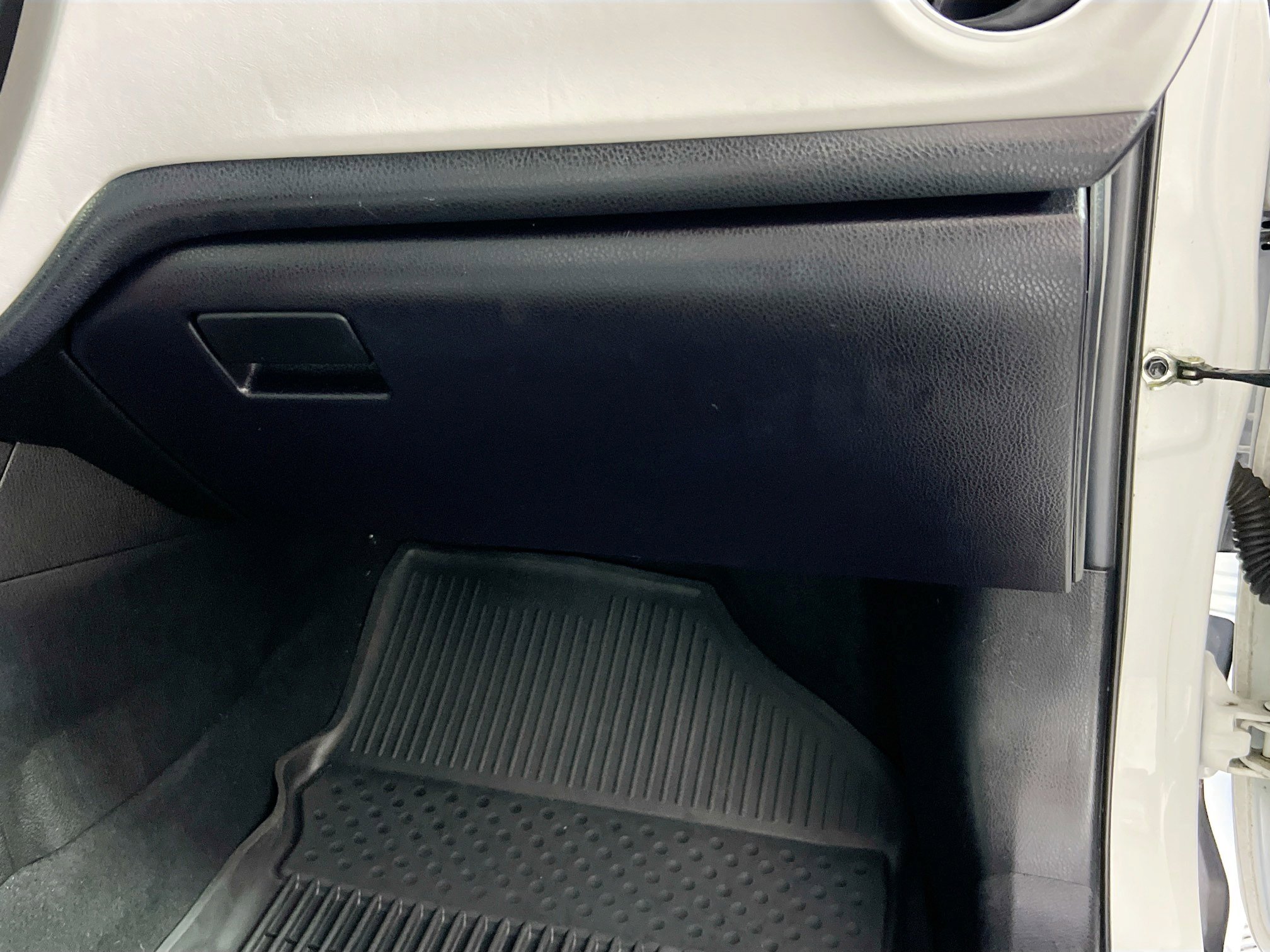 Used 2018 Toyota Corolla LE image 33