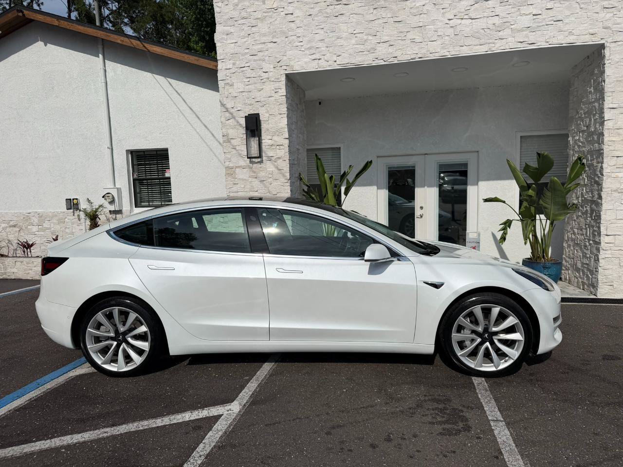 Used 2019 Tesla Model 3 Mid Range RWD image 17