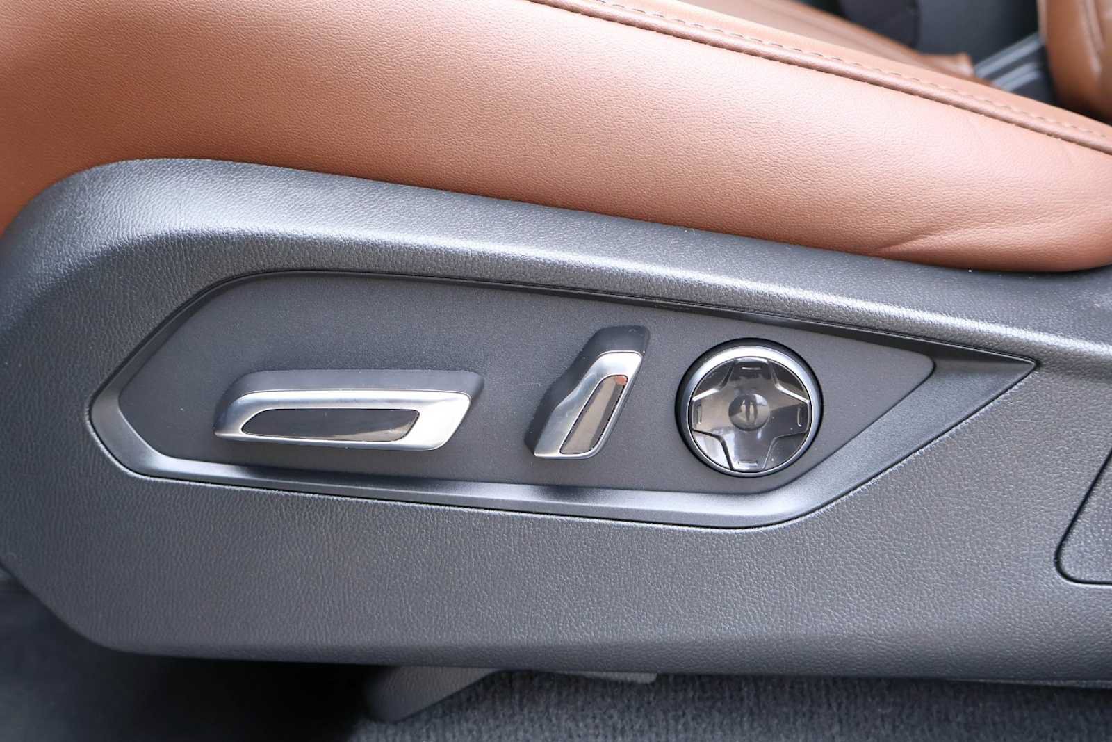 Certified 2023 Acura MDX w/ Technology Package FWD image 24