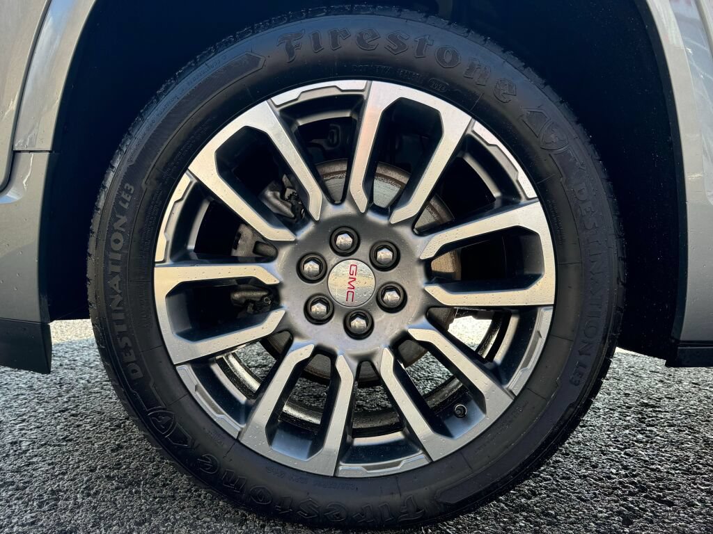 Used 2023 GMC Acadia Denali w/ Denali Technology Package AWD/4WD image 9