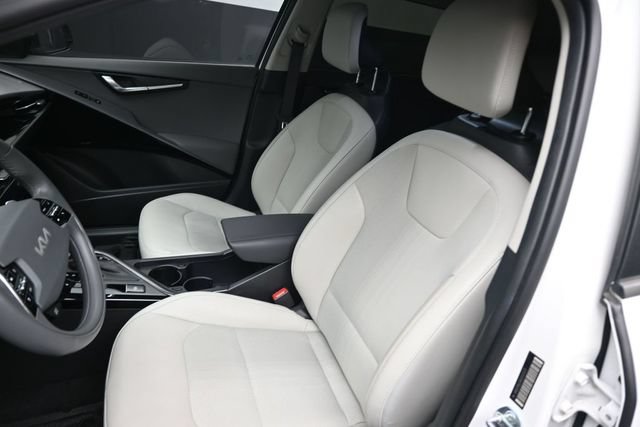 Used 2024 Kia Niro EX Touring FWD image 19