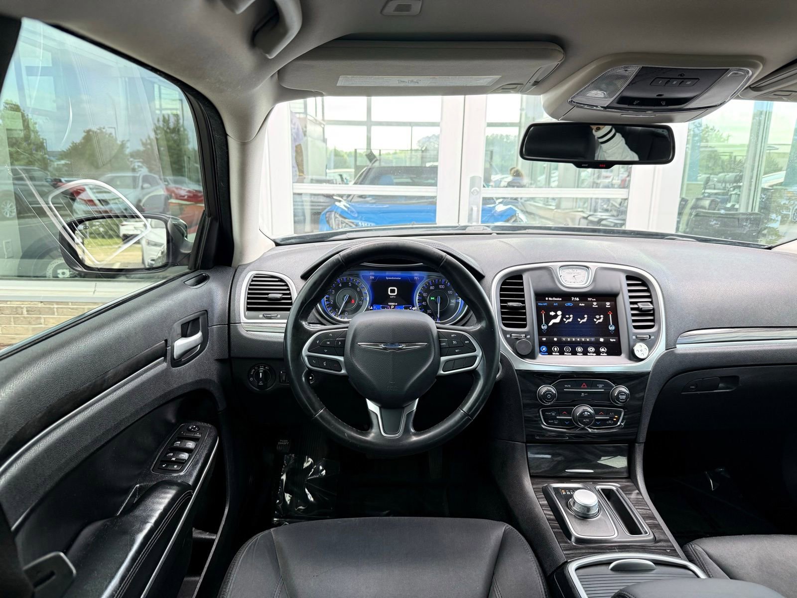 Used 2020 Chrysler 300 Touring w/ Driver Convenience Group RWD image 30