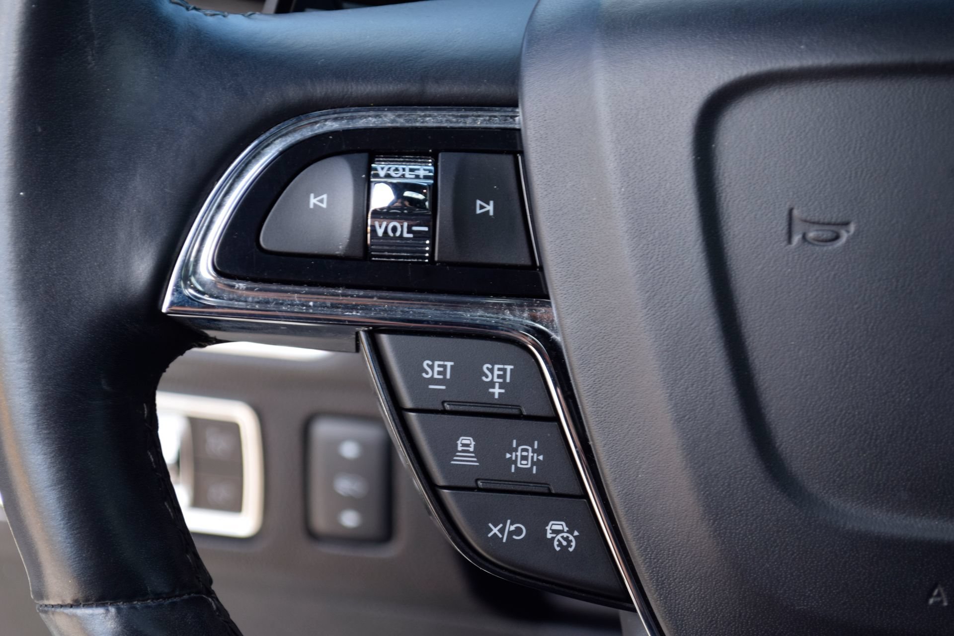 Used 2023 Lincoln Navigator Reserve RWD image 8